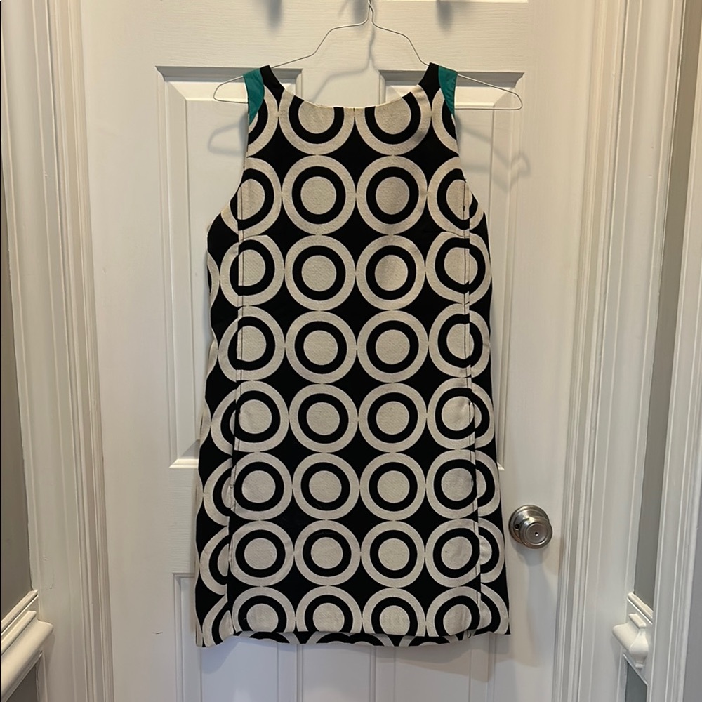 Black and White Sleeveless Sheath Mini Dress
